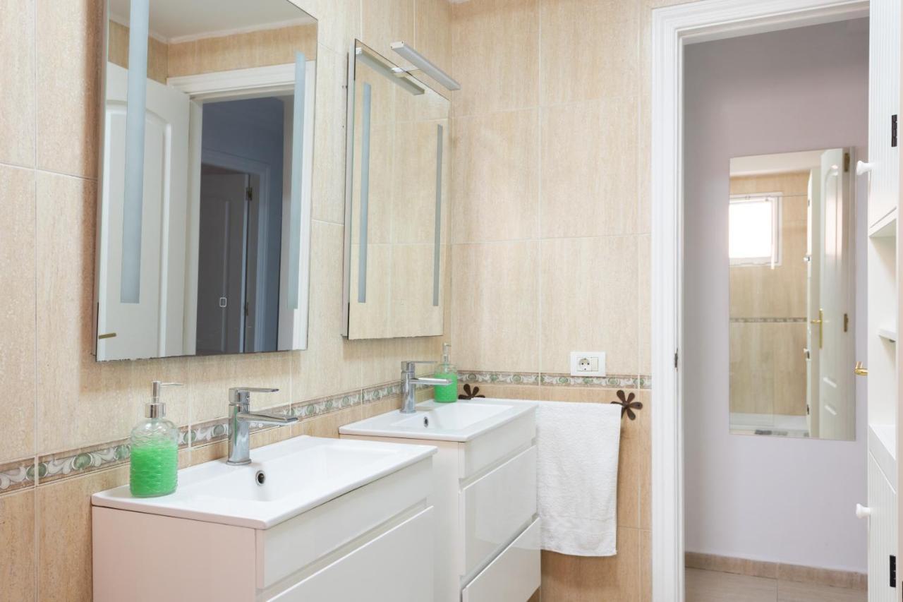 Home2book Fantastic 160m2 Terrace Flat & Bbq * Radazul