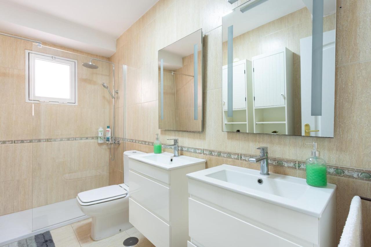 Home2book Fantastic 160m2 Terrace Flat & Bbq