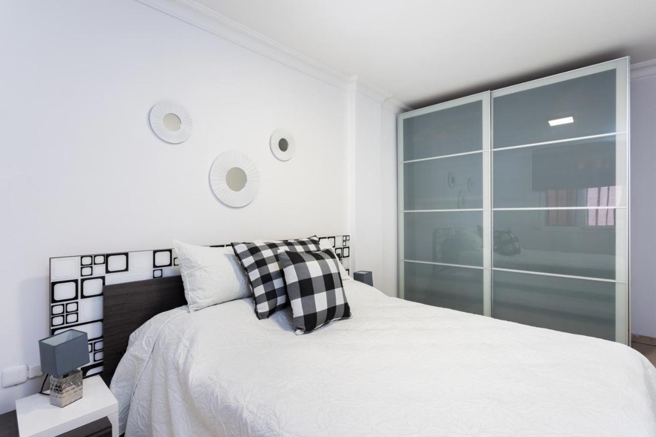 Home2book Fantastic 160m2 Terrace Flat & Bbq